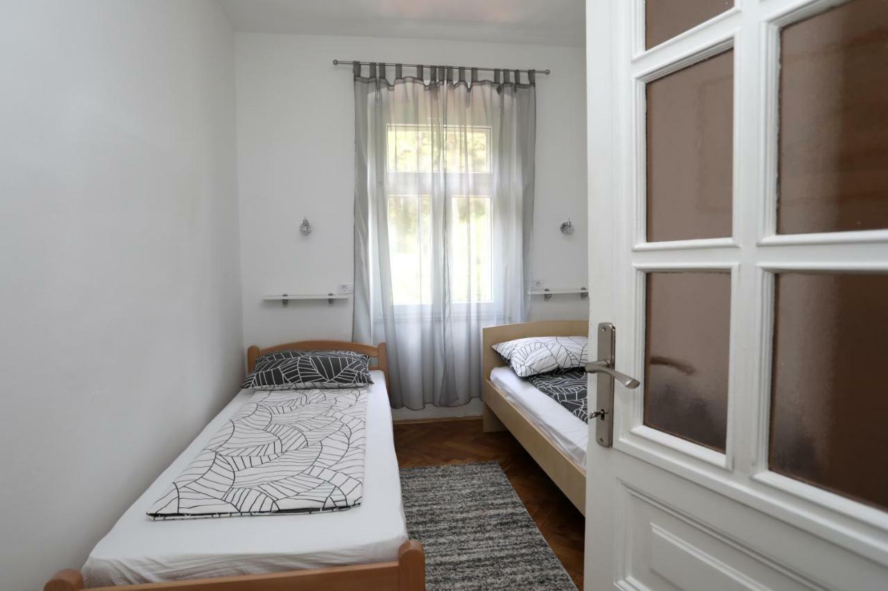Apartman Cinkopan Pula Exterior photo